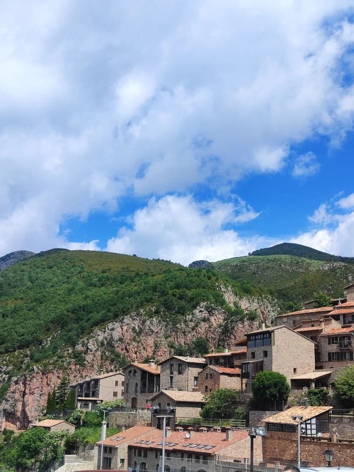 El camino hacia las fuentes del río Llobregat